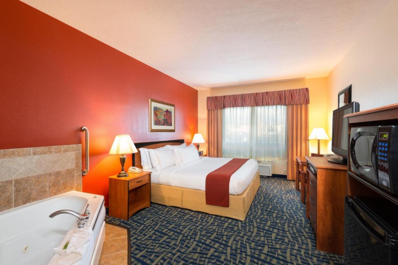 Holiday Inn Express & Suites Alamosa By Ihg Екстер'єр фото